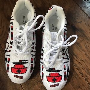 Women’s sneakers size 9